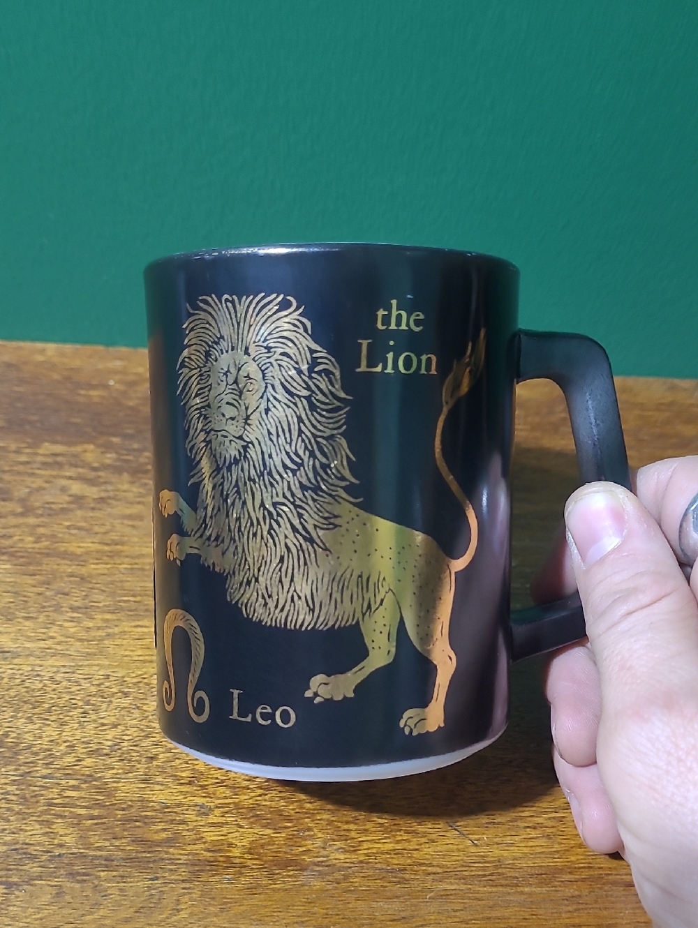 Gold Leo Lion Zodiac Mug - Black
